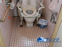 MMA塗り床工法を施工する前のトイレ